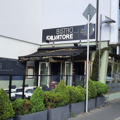 Bistro Salvatore interior